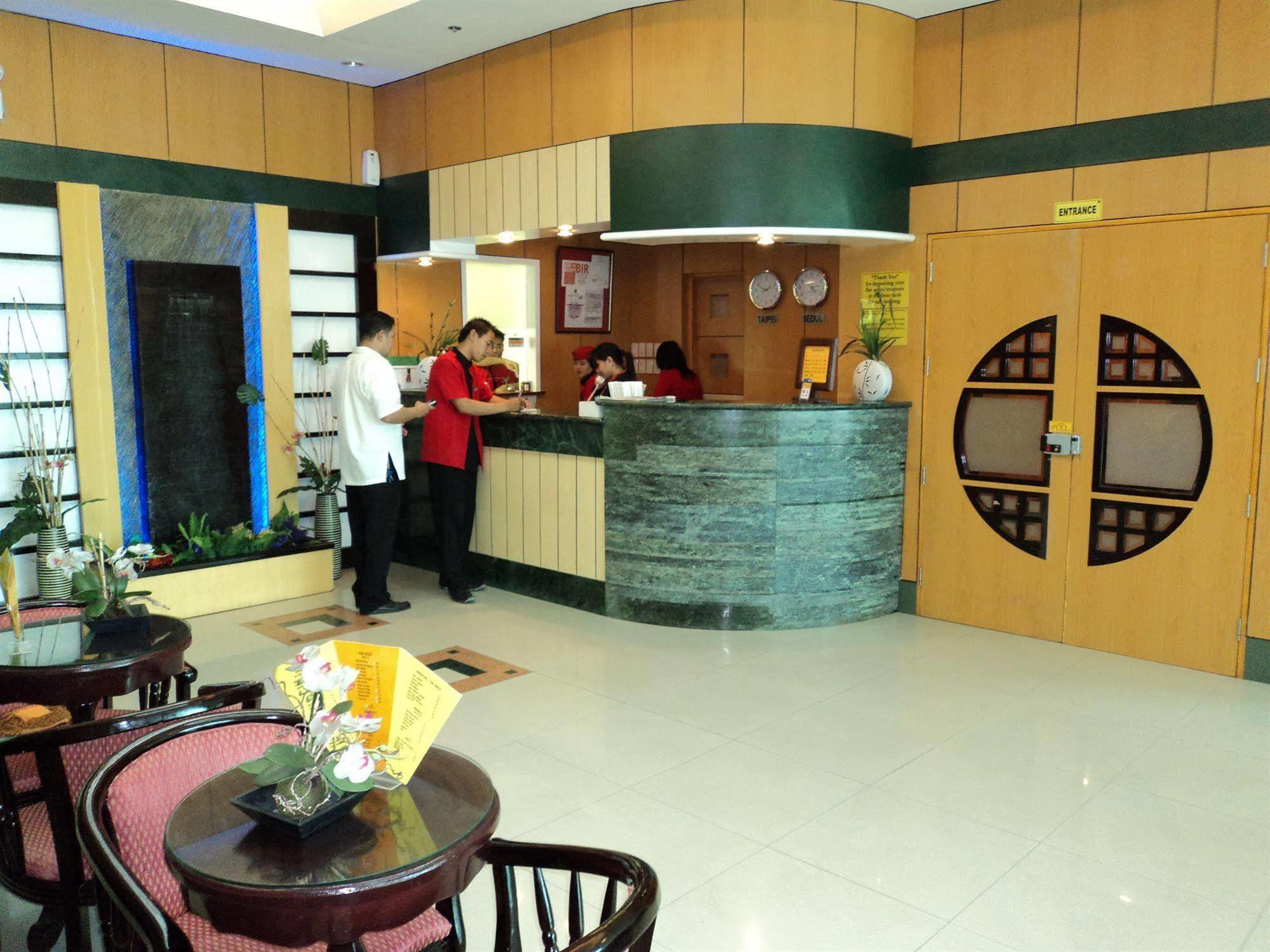 Hotel Sogo Cabanatuan Bagian luar foto