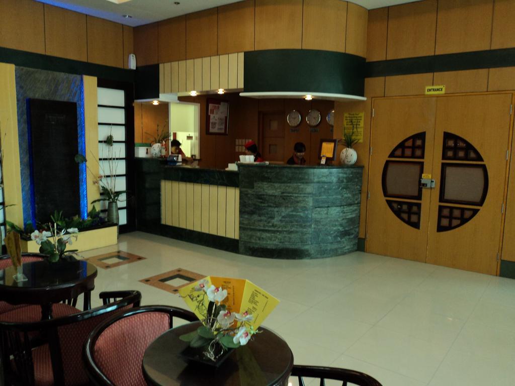 Hotel Sogo Cabanatuan Bagian luar foto